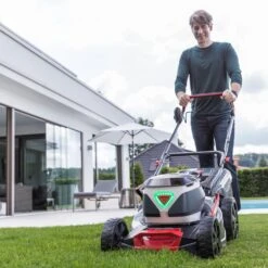 AL-KO 36V 46.2 Li SP-W Comfort 3-in-1 Self-Propelled Cordless Lawn Mower (with 2 X 4Ah Batteries & Fast Charger) 19 AL-KO 36V 46.2 Li SP-W Comfort 3-in-1 Self-Propelled Cordless Lawn Mower (with 2 X 4Ah Batteries & Fast Charger) -Greenworks Sale Shop ak119979 lifestyle 1 1