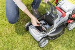 AL-KO 34.8 Li EasyFlex 20V Cordless Lawn Mower (with 2 X 2.5Ah Batteries & Charger) 16 AL-KO 34.8 Li EasyFlex 20V Cordless Lawn Mower (with 2 X 2.5Ah Batteries & Charger) -Greenworks Sale Shop al ko 34 8 li battery lawnmower battery compartment 3