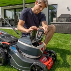 AL-KO 36V 46.2 Li SP Comfort 3-in-1 Self-Propelled Cordless Lawn Mower (with 1 X 4Ah Battery & Fast Charger) -Greenworks Sale Shop al ko comfort 46.2 li sp lawnmower lifestyle battery 1 1