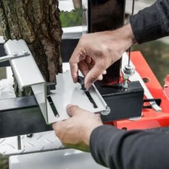 AL-KO LSV 550/6 6 Ton Vertical Electric Log Splitter 18 AL-KO LSV 550/6 6 Ton Vertical Electric Log Splitter -Greenworks Sale Shop al ko lsv 550 6 log splitter lifestyle 3