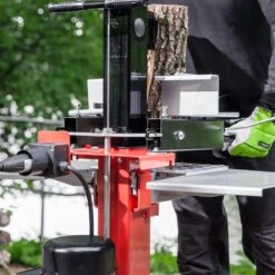 AL-KO LSV 550/6 6 Ton Vertical Electric Log Splitter 19 AL-KO LSV 550/6 6 Ton Vertical Electric Log Splitter -Greenworks Sale Shop al ko lsv 550 6 log splitter lifestyle 4