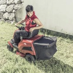 Solo By AL-KO R 7-65.8 HD Premium Rear Collect Ride-On Lawn Mower -Greenworks Sale Shop al ko r7 65.8 hd lifestyle