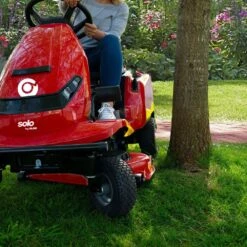 Solo By AL-KO Premium R 85.1 Li 72V Battery-Powered Rear Collect Ride-On Mower -Greenworks Sale Shop al ko solo r85.1 battery ride on mower lifestyle 2
