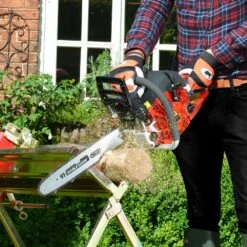 Cobra CS520-18 Petrol Chainsaw 52cc/18" 9 Cobra CS520-18 Petrol Chainsaw 52cc/18" -Greenworks Sale Shop cobra cs520 18 chainsaw lifestyle 2