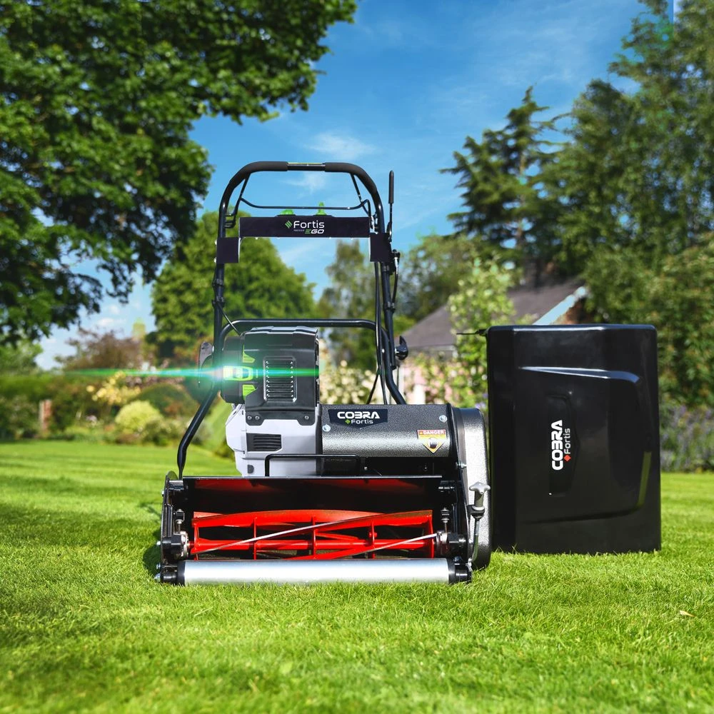 Cobra Fortis 25FTE 63cm/25" Fine Turf Battery-Powered Cylinder Lawn Mower (Bare Tool) 5 Cobra Fortis 25FTE 63cm/25" Fine Turf Battery-Powered Cylinder Lawn Mower (Bare Tool) - Image 5