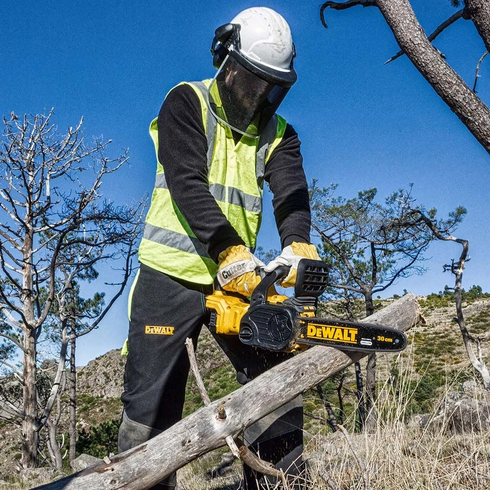 DeWalt DCM565P1-GB 18V XR 30cm Cordless Chainsaw (with 5Ah Battery & Charger) 6 DeWalt DCM565P1-GB 18V XR 30cm Cordless Chainsaw (with 5Ah Battery & Charger) - Image 6