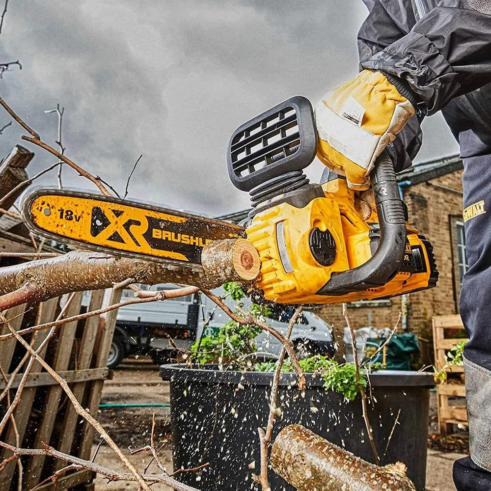 DeWalt DCM565P1-GB 18V XR 30cm Cordless Chainsaw (with 5Ah Battery & Charger) 8 DeWalt DCM565P1-GB 18V XR 30cm Cordless Chainsaw (with 5Ah Battery & Charger) - Image 8