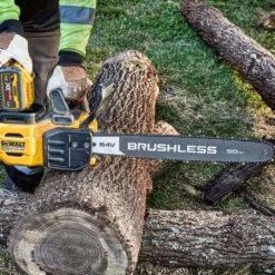 DeWalt DCMCS575X1-GB 54V XR FLEXVOLT 50cm Cordless Chainsaw (with 9Ah Battery & Fast Charger) 11 DeWalt DCMCS575X1-GB 54V XR FLEXVOLT 50cm Cordless Chainsaw (with 9Ah Battery & Fast Charger) -Greenworks Sale Shop dewalt dcmcs575 chainsaw lifestyle