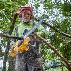 DeWalt DCMCS575N-XJ 54V XR FLEXVOLT 50cm Cordless Chainsaw (Tool Only) -Greenworks Sale Shop dewalt dcmcs575 chainsaw lifestyle 3 1