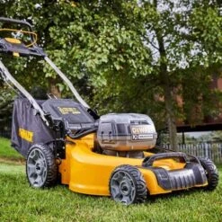 DeWalt DCMW564P2-GB 18V XR Push Cordless Lawn Mower (with 2 X 5Ah Batteries & Charger) -Greenworks Sale Shop dewalt dcmw564p2 gb lawnmower battery lifestyle 2