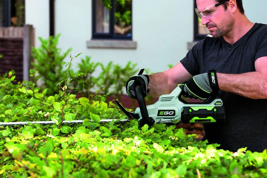 EGO Power+ HT2411E 60cm 56V Cordless Hedge Trimmer (with 2.5Ah Battery & Charger) 9 EGO Power+ HT2411E 60cm 56V Cordless Hedge Trimmer (with 2.5Ah Battery & Charger) - Image 9
