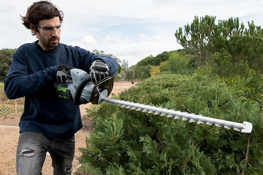 EGO Power+ HT6500E 65cm 56V Cordless Hedge Trimmer (Bare Tool) (Bundle Builder) 4 EGO Power+ HT6500E 65cm 56V Cordless Hedge Trimmer (Bare Tool) (Bundle Builder) - Image 4