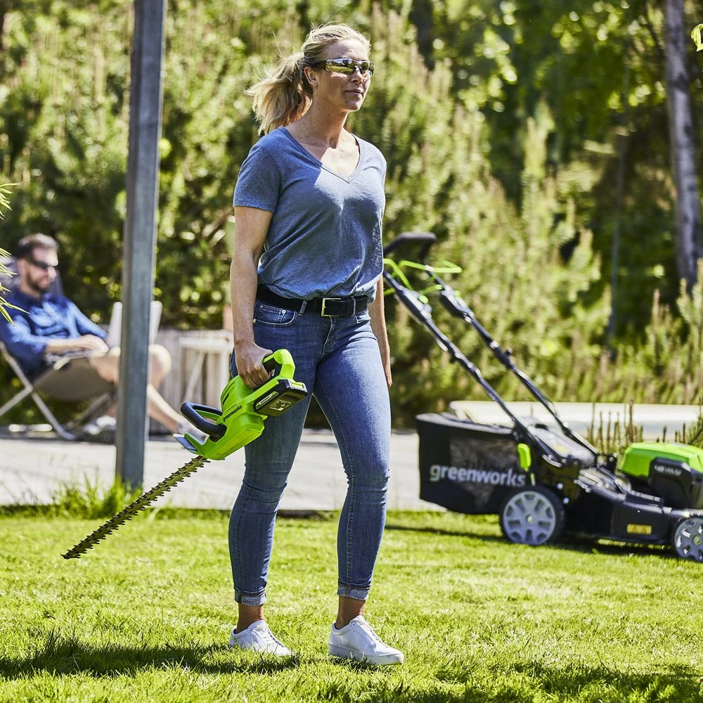 GreenWorks G24HT56K2 24V Cordless Hedge Trimmer (with 2Ah Battery & Charger) (Bundle Builder) 3 GreenWorks G24HT56K2 24V Cordless Hedge Trimmer (with 2Ah Battery & Charger) (Bundle Builder) - Image 3