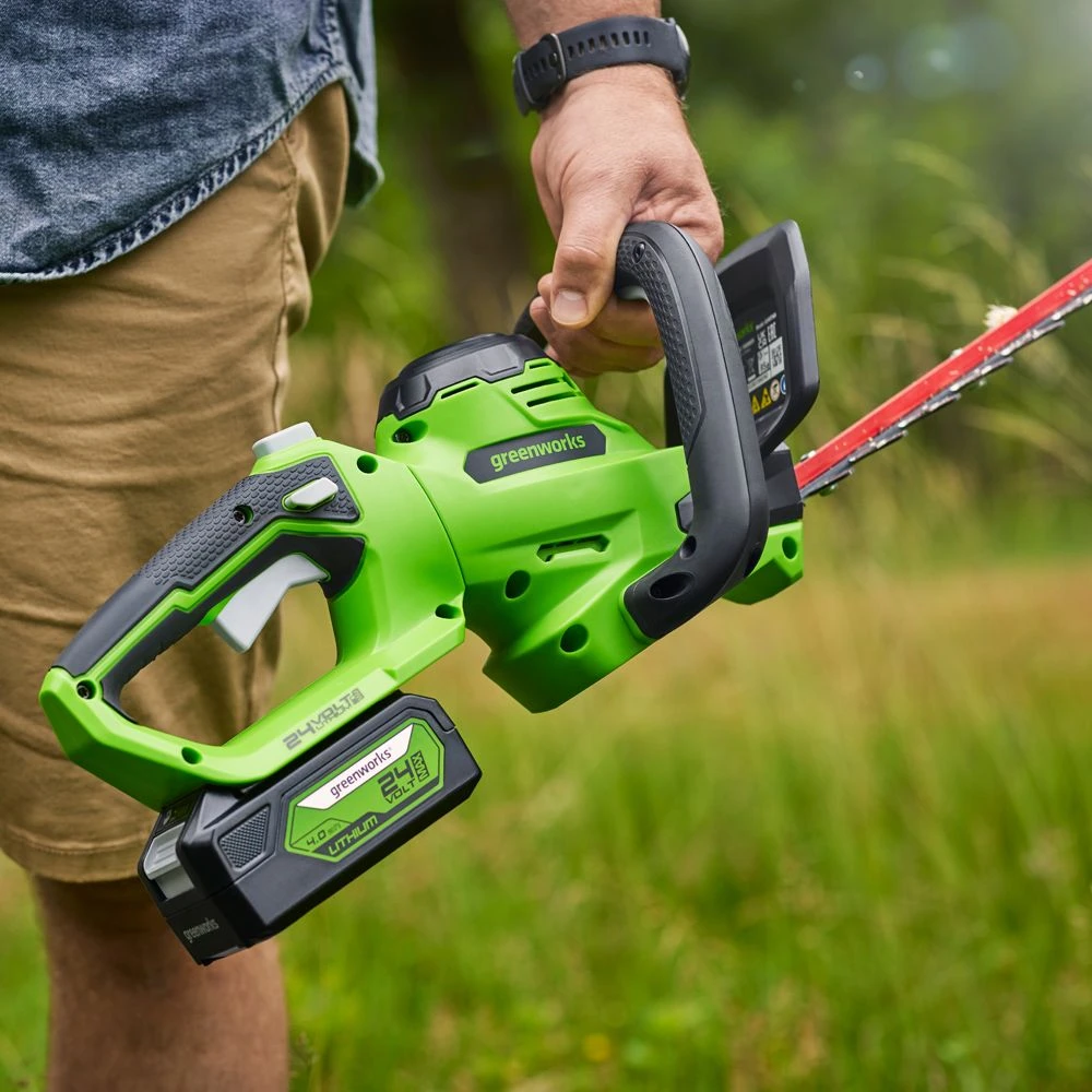 GreenWorks G24HT56II 24V Cordless Hedge Trimmer (Bare Tool) 4 GreenWorks G24HT56II 24V Cordless Hedge Trimmer (Bare Tool) - Image 4