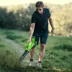 GreenWorks G40ABK2 G-MAX 40V Cordless Axial Blower (with 1 X 2Ah Battery And 2A Standard Charger) -Greenworks Sale Shop greenworks g40ab blower lifestyle 1