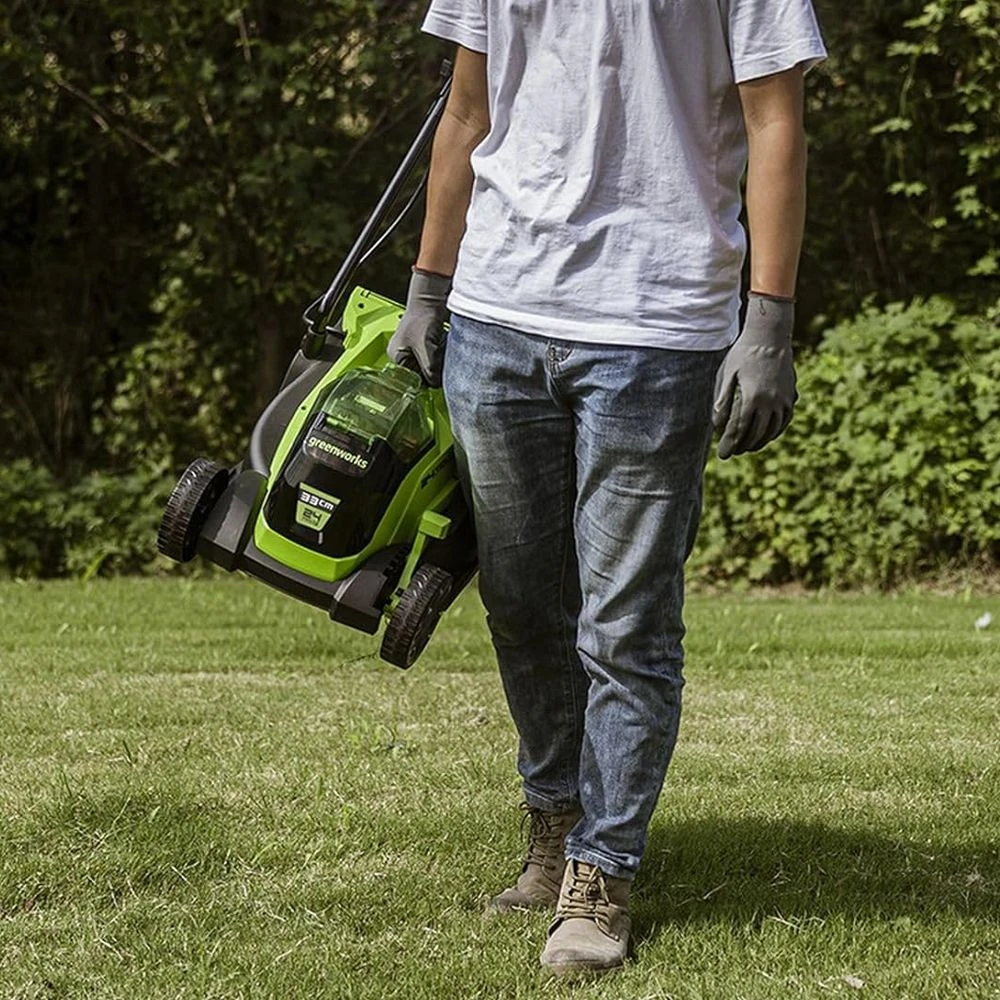 GreenWorks GD24LM33K2 33cm Brushless 24V Push Cordless Lawn Mower (with 2Ah Battery & 2A Charger) 7 GreenWorks GD24LM33K2 33cm Brushless 24V Push Cordless Lawn Mower (with 2Ah Battery & 2A Charger) - Image 7