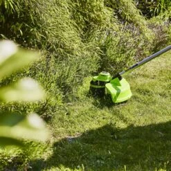 GreenWorks GD24X2LTK2X 48V (2 X 24V) Cordless Grass Trimmer (with 2 X 2Ah Batteries & 2A Charger) -Greenworks Sale Shop greenworks gd24x2lt main2 1