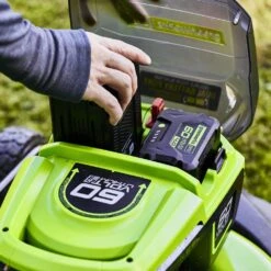 GreenWorks Pro GD60LM51SPK4 4-in-1 60V Variable Speed Self-Propelled Cordless Lawn Mower (with 2 X 4Ah Batteries & 2A Charger) -Greenworks Sale Shop greenworks gd60lm51sp lawnmower lifestyle 6 1 1 1