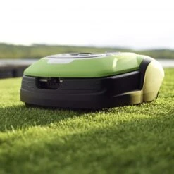 GreenWorks Optimow® 10 Robotic Lawn Mower 7 GreenWorks Optimow® 10 Robotic Lawn Mower -Greenworks Sale Shop greenworks optimow10 lifestyle