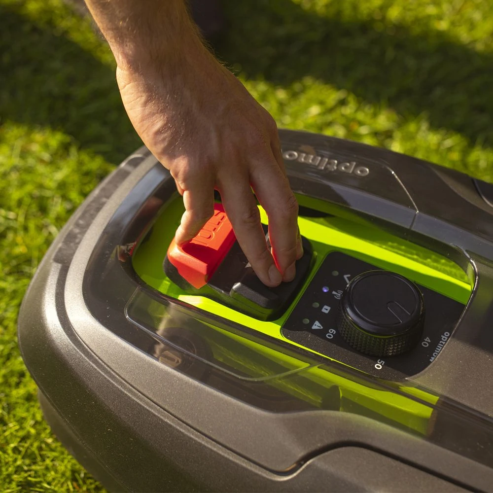 GreenWorks Optimow® 5 Robotic Lawn Mower 3 GreenWorks Optimow® 5 Robotic Lawn Mower - Image 3