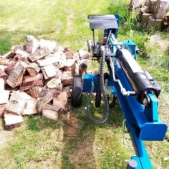 Hyundai HYLS25000T 25 Tonne Horizontal & Vertical Petrol Log Splitter 17 Hyundai HYLS25000T 25 Tonne Horizontal & Vertical Petrol Log Splitter -Greenworks Sale Shop hyundai hyls25000t log splitter lifestyle horizontal 3