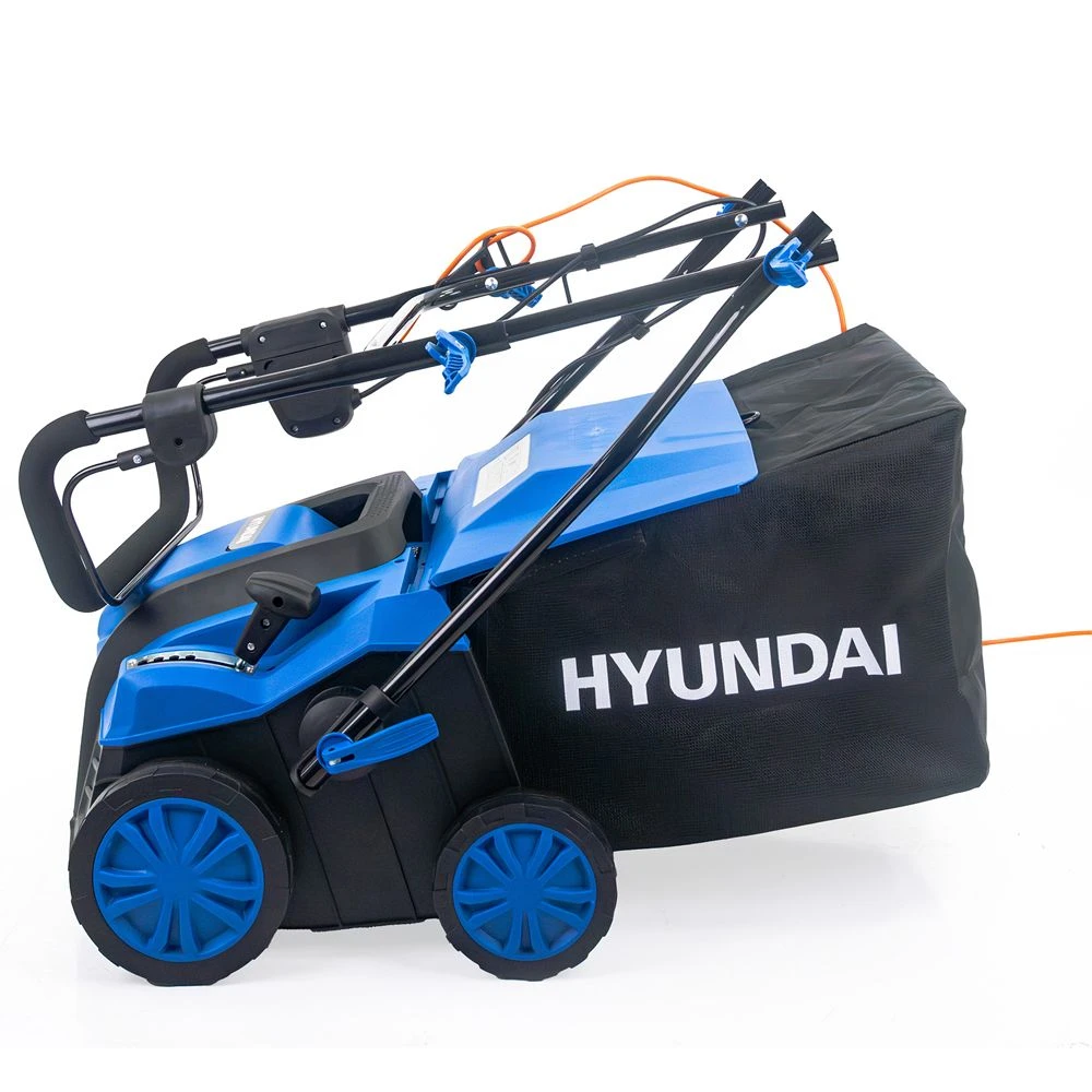 Hyundai HYSW2000E 2000W 40cm/16" Electric Artificial Grass Sweeper / Brush 5 Hyundai HYSW2000E 2000W 40cm/16" Electric Artificial Grass Sweeper / Brush - Image 5