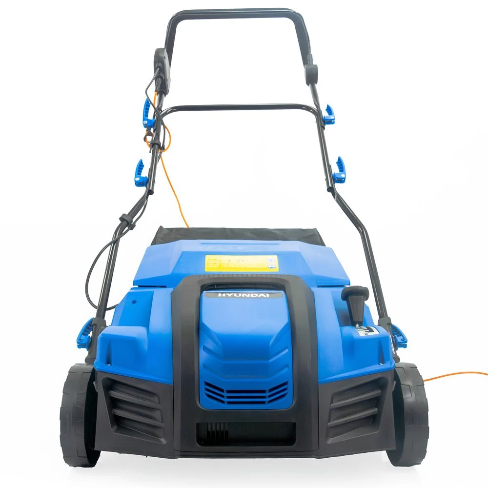 Hyundai HYSW2000E 2000W 40cm/16" Electric Artificial Grass Sweeper / Brush 3 Hyundai HYSW2000E 2000W 40cm/16" Electric Artificial Grass Sweeper / Brush - Image 3