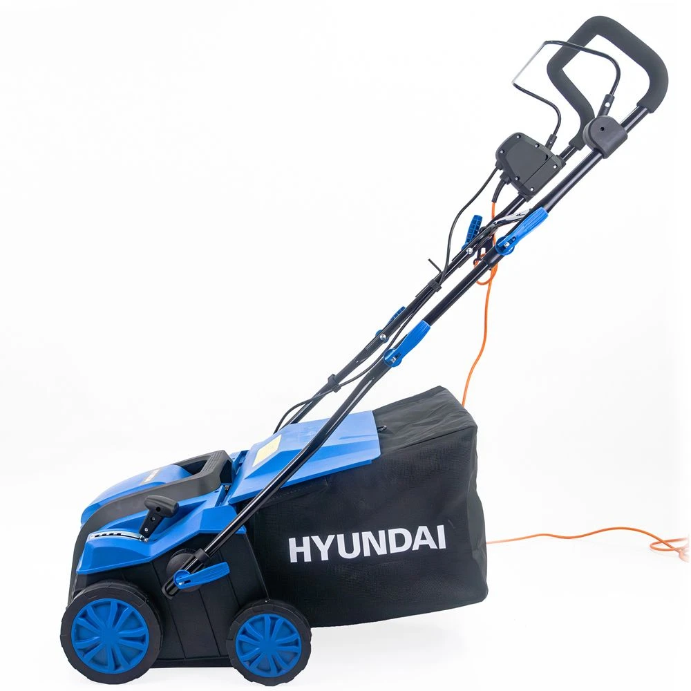Hyundai HYSW2000E 2000W 40cm/16" Electric Artificial Grass Sweeper / Brush 4 Hyundai HYSW2000E 2000W 40cm/16" Electric Artificial Grass Sweeper / Brush - Image 4