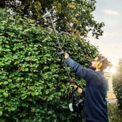 McCulloch B33 PS 4-in-1 Petrol Multicutter -Greenworks Sale Shop mcculloch b33ps 4in1 multicutter hedge trimmer