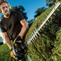 McCulloch HT 5622 Petrol Hedge Trimmer -Greenworks Sale Shop mcculloch ht5622 hedge trimmer lifestyle
