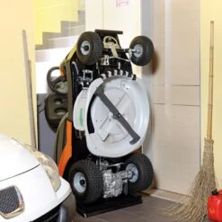 Oleo-Mac Mistral 72/13 H Hydrostatic Rear Collect Ride-On Mower -Greenworks Sale Shop mistral upright