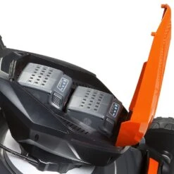 Oleo-Mac Gi 44 P 40V Push Cordless Lawn Mower (with 5.0Ah Battery & Charger) -Greenworks Sale Shop oleo mac gi44p lawnmower battery compartment 2