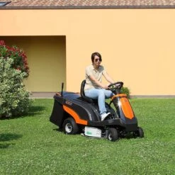 Oleo-Mac Mistral 72/13 H Hydrostatic Rear Collect Ride-On Mower -Greenworks Sale Shop oleo mac mistral 72 13 h rider lifestyle