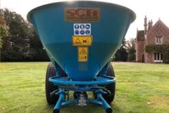 SCH GAM3 270 Litre Mounted Broadcast Fertiliser Spreader -Greenworks Sale Shop sch gam270 spreader 2
