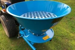 SCH GAM3 270 Litre Mounted Broadcast Fertiliser Spreader -Greenworks Sale Shop sch gam270 spreader 8