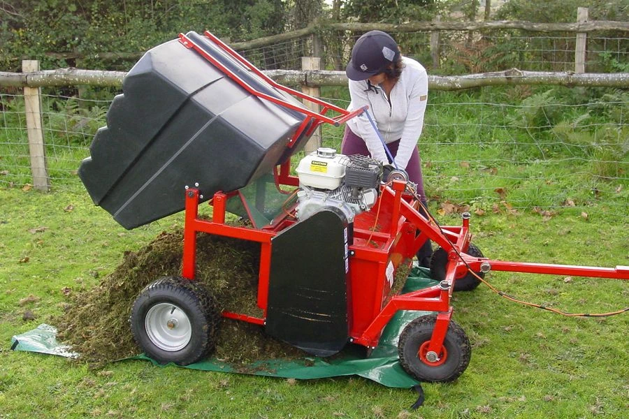 SCH Equestrian Powered Brush / Poo Picker 2 SCH Equestrian Powered Brush / Poo Picker - Image 2
