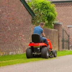 Simplicity Regent SLT175 107cm/42" Hydrostatic Mulching Rear Discharge Lawn Tractor -Greenworks Sale Shop slt175 lifestyle 3