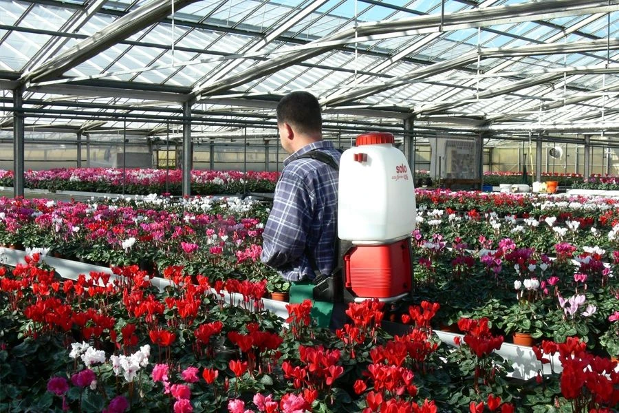 Solo 416 Li 20 Litre Battery-Operated Backpack Sprayer 4 Solo 416 Li 20 Litre Battery-Operated Backpack Sprayer - Image 4