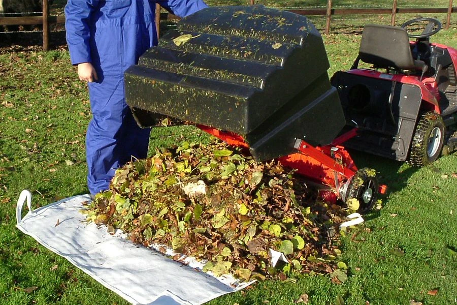 SCH TS98 36" Tow-Behind Sweeper With Rigid Plastic Hopper 4 SCH TS98 36" Tow-Behind Sweeper With Rigid Plastic Hopper - Image 4