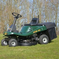 Webb 12530 77cm (30") Rear Collect Ride-On Lawn Mower -Greenworks Sale Shop webb we12530 ride on lawnmower lifestyle 2